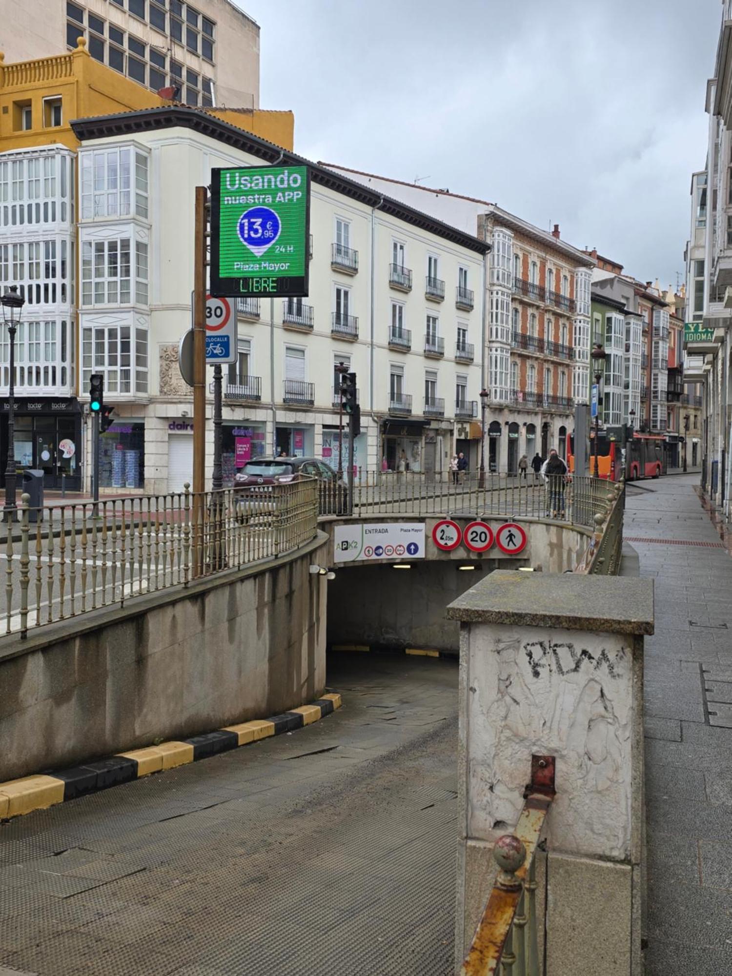 Edificio Aptos Turisticos - Burgos Centro Hc7 Exteriér fotografie